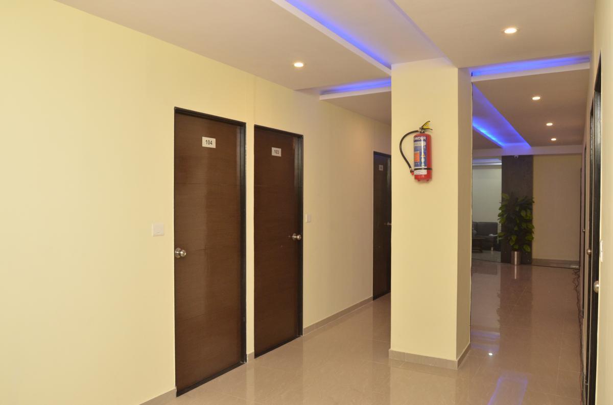 Hotel Ambience Sarkhej ภายนอก รูปภาพ