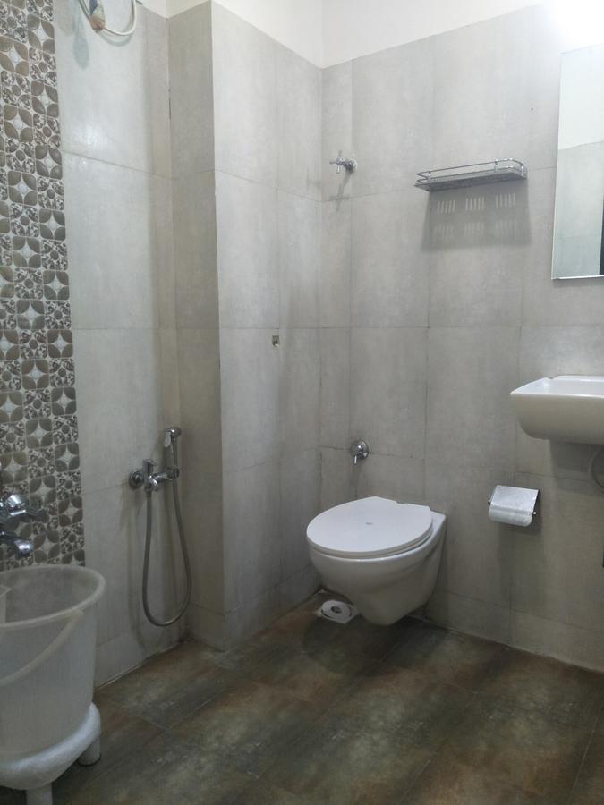 Hotel Ambience Sarkhej ภายนอก รูปภาพ